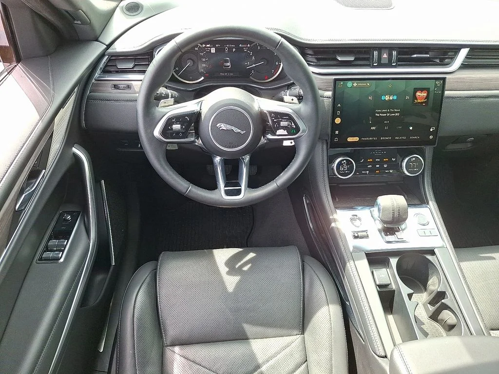 Certified Used 2023  Jaguar P250 S image 11