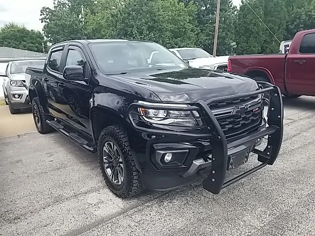 Used 2022 Black Chevrolet Z71 image 3