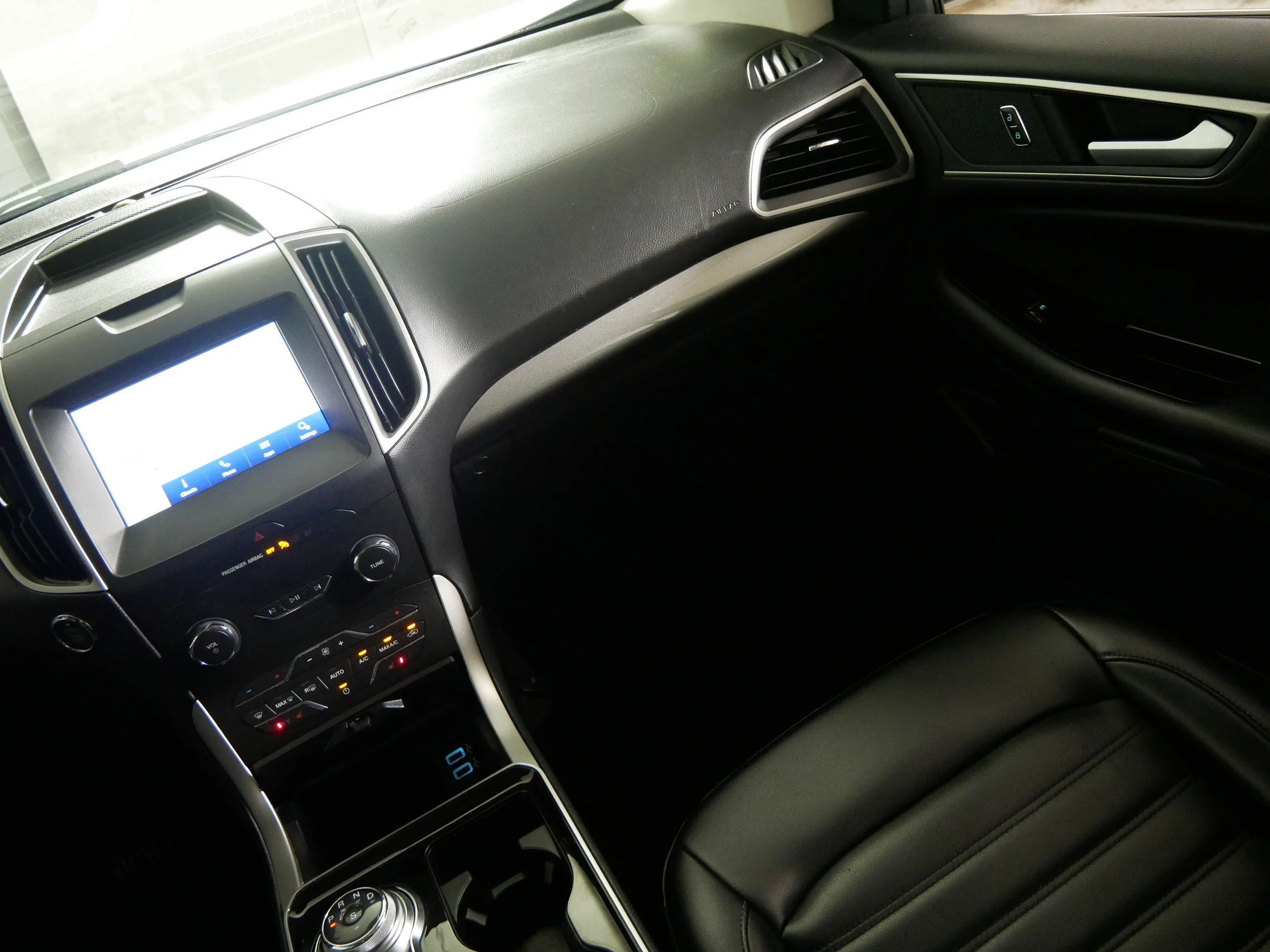 2020 Ford Edge SEL - Photo 11
