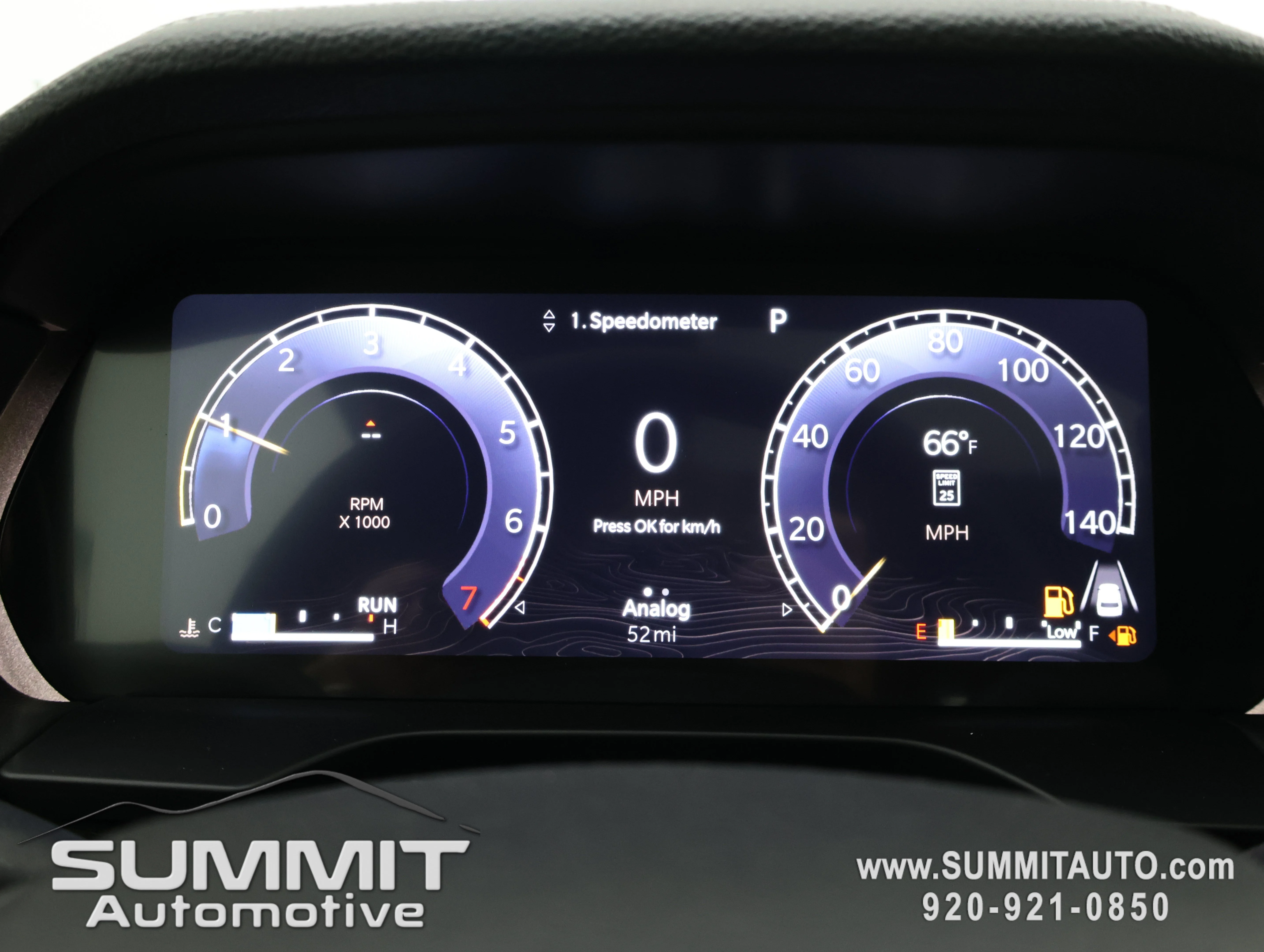 New 2026 Diamond Black Crystal Pearl-Coat Exterior Paint Jeep Limited Reserve image 11