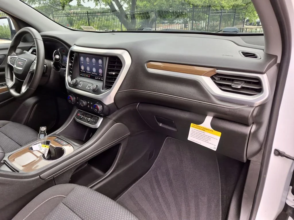 Used 2021 SUMMIT WHITE GMC SLE image 37