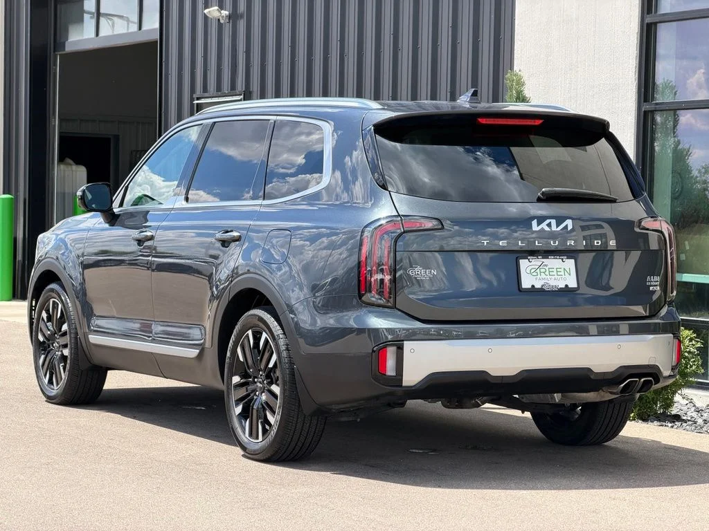 Used 2023 Gray Kia SX image 3