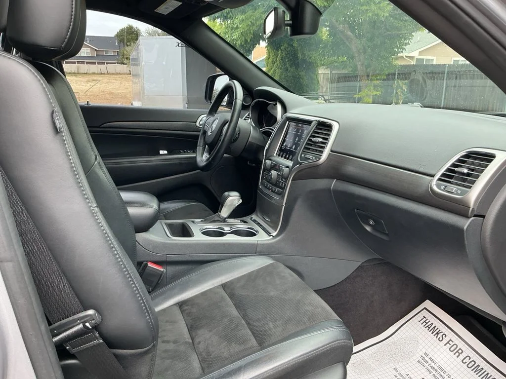 Used 2018 Silver Jeep Altitude image 26