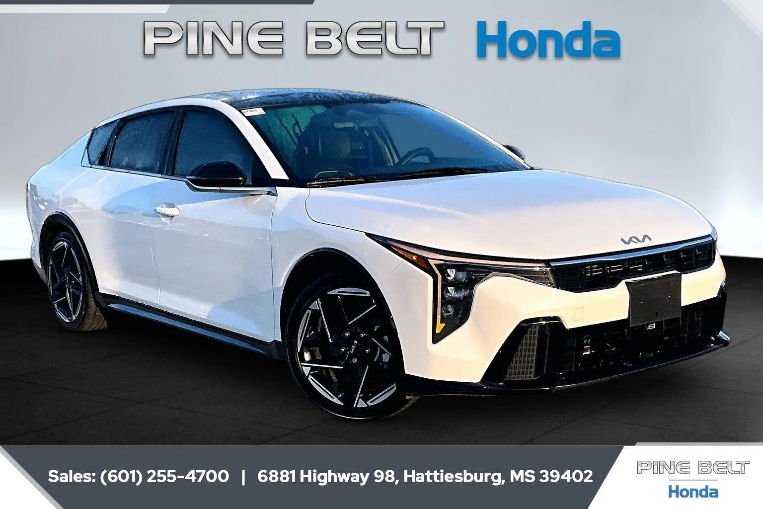Used 2025 Snow White Pearl Kia GT-Line image 1
