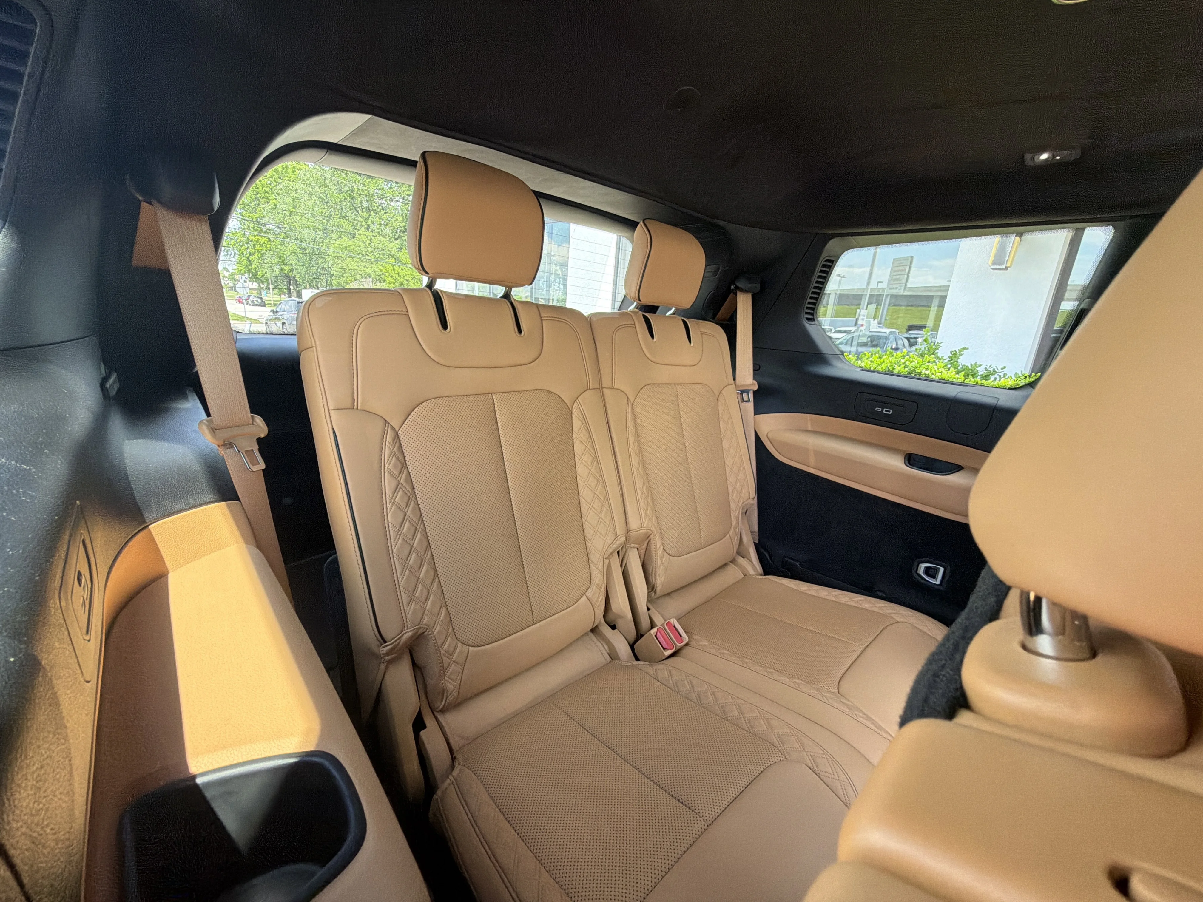 Used 2024 Diamond Black Crystal Pearlcoat Jeep Summit Reserve image 5