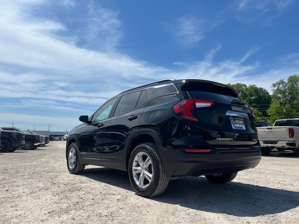 Used 2024 Ebony Twilight Metallic GMC SLE image 8