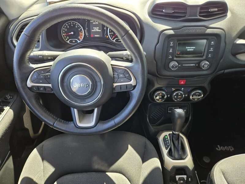 Used 2016 Black Jeep Latitude image 9