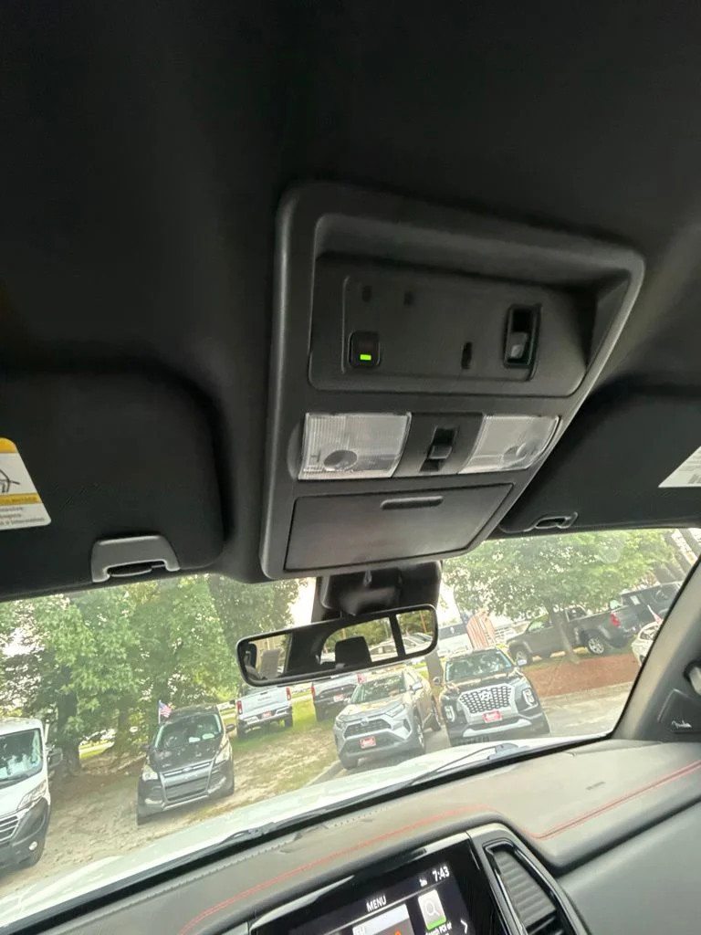 Used 2024 White Nissan PRO-4X image 28