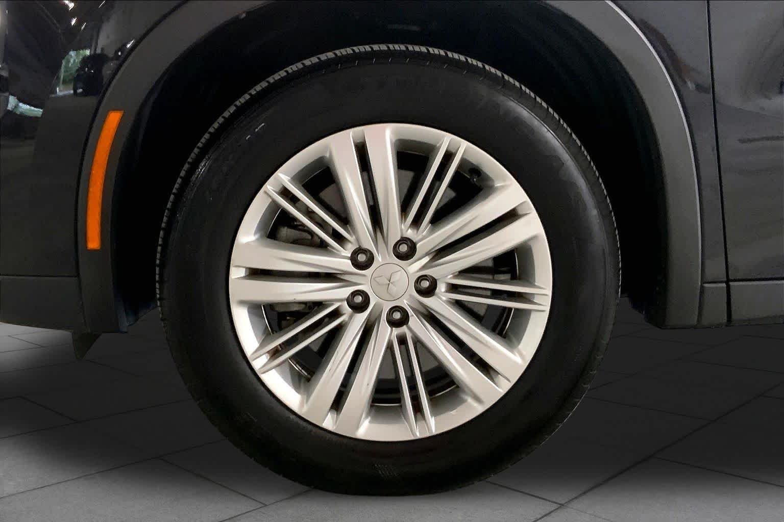 Used 2023 Labrador Black Pearl Mitsubishi ES image 21