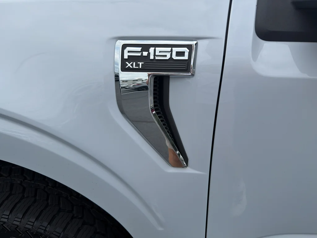 Used 2021 Space White Metallic Ford XLT image 25