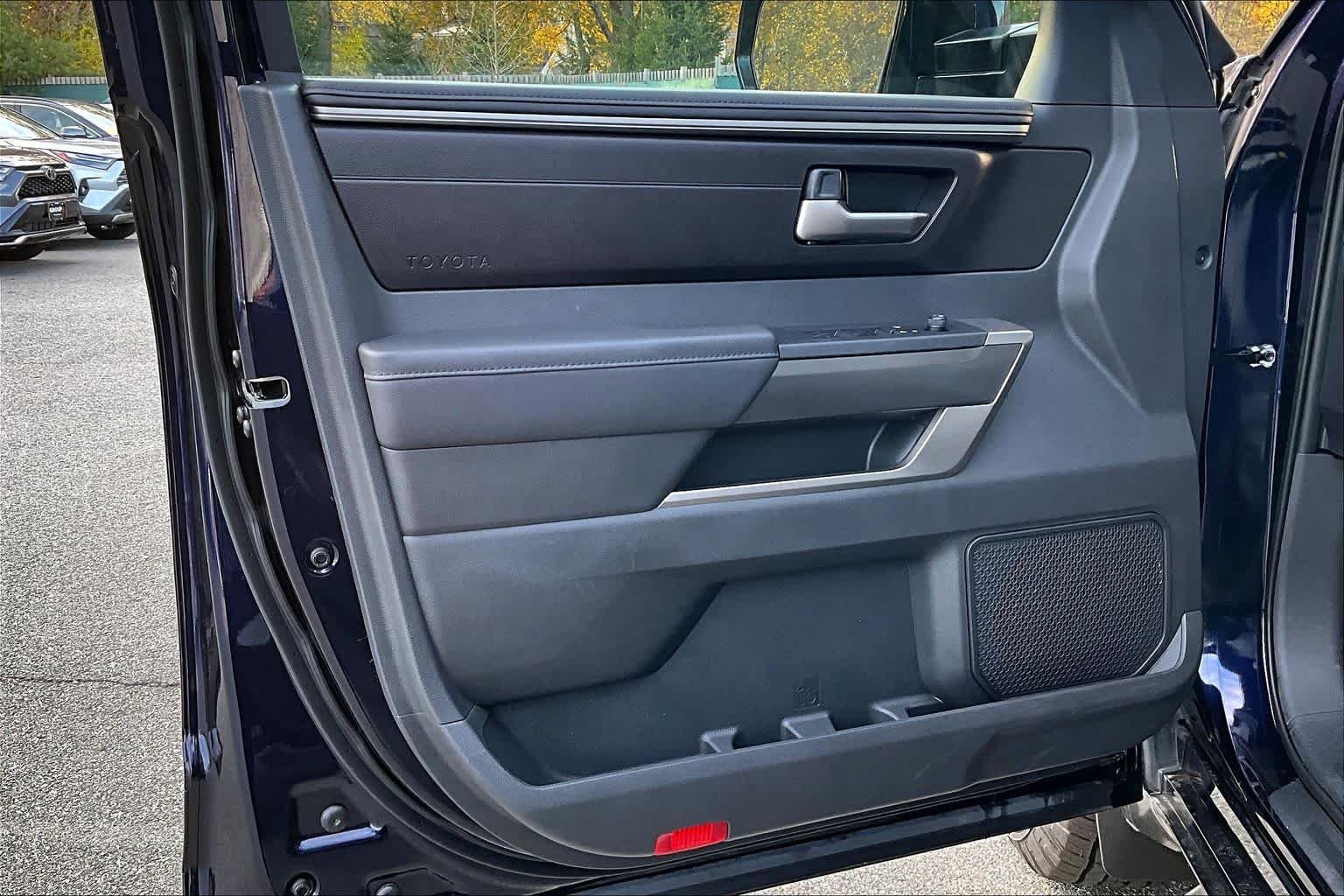 2025 Toyota Tundra SR5 - Photo 10