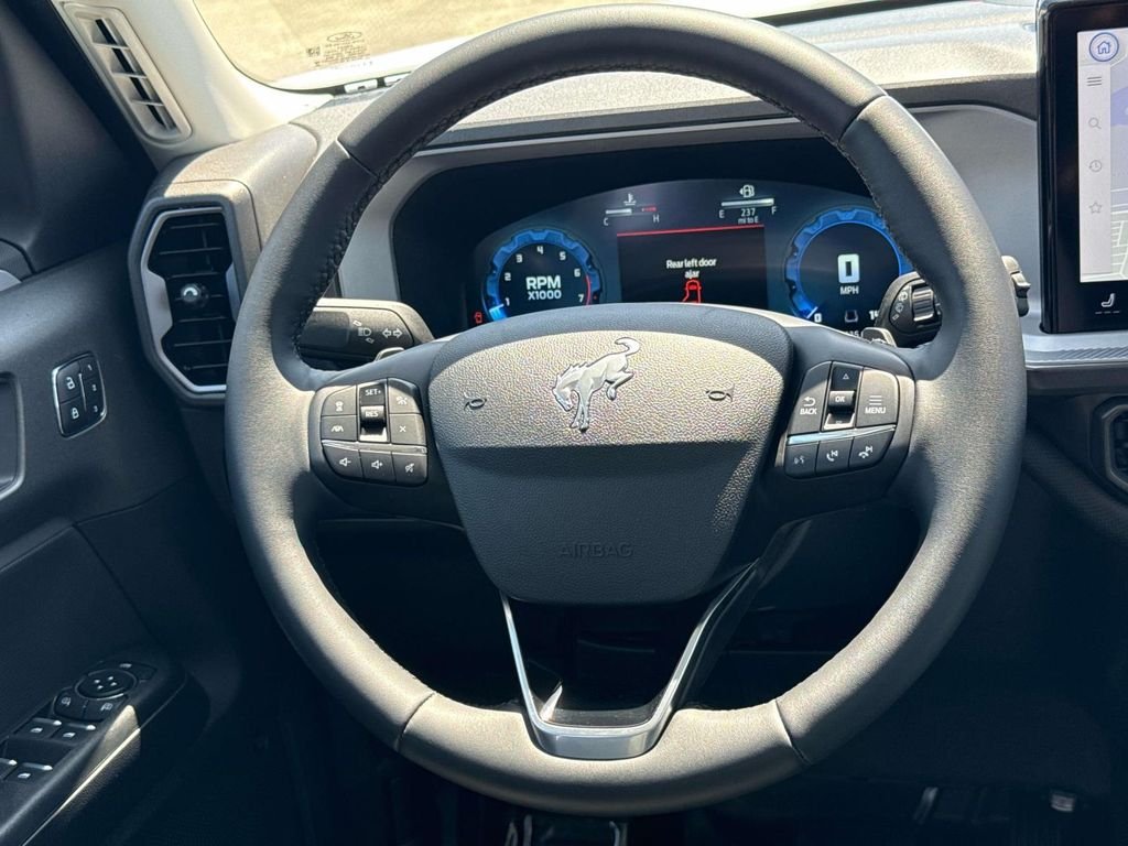 Used 2025 Oxford White Ford Badlands image 14