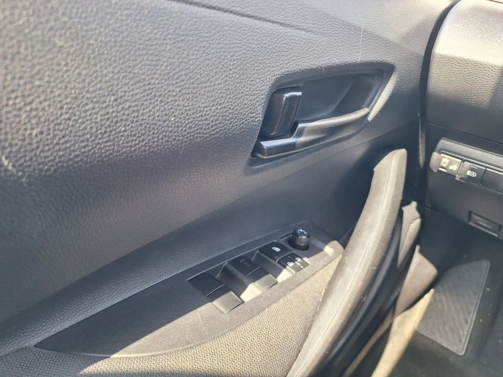 Used 2025  Toyota LE image 17