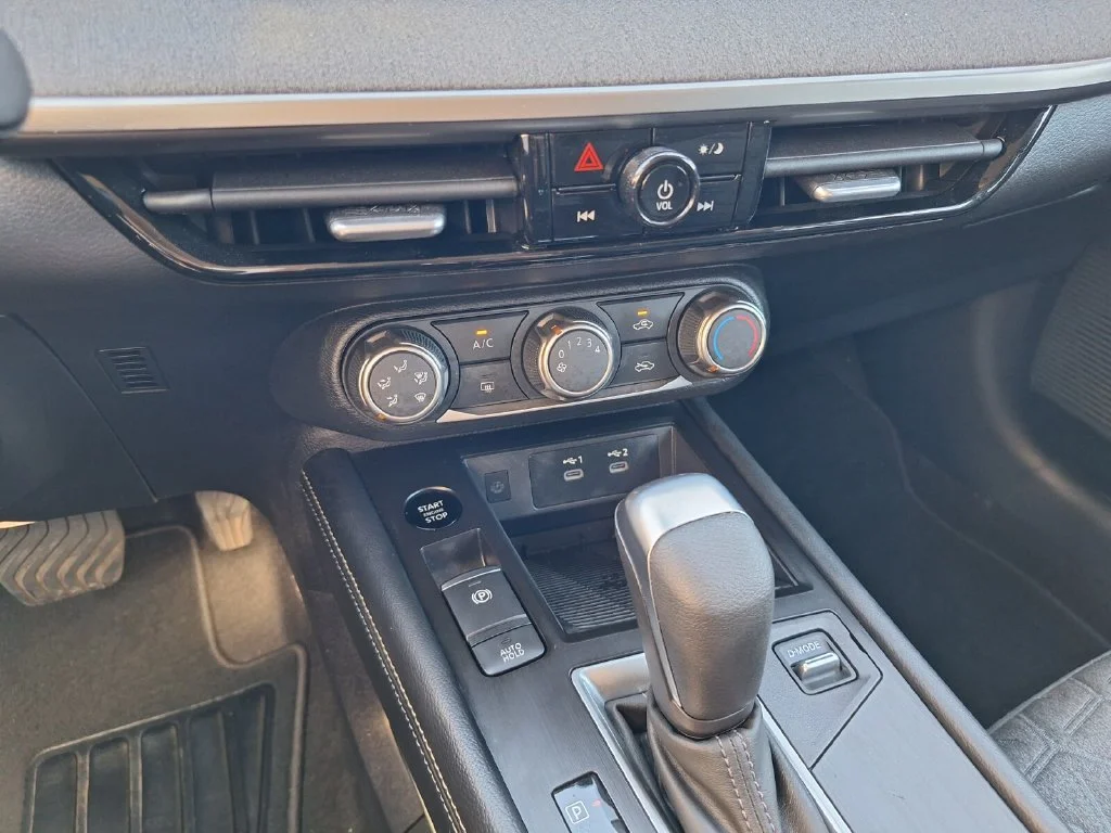 Used 2025 White Nissan SV image 13