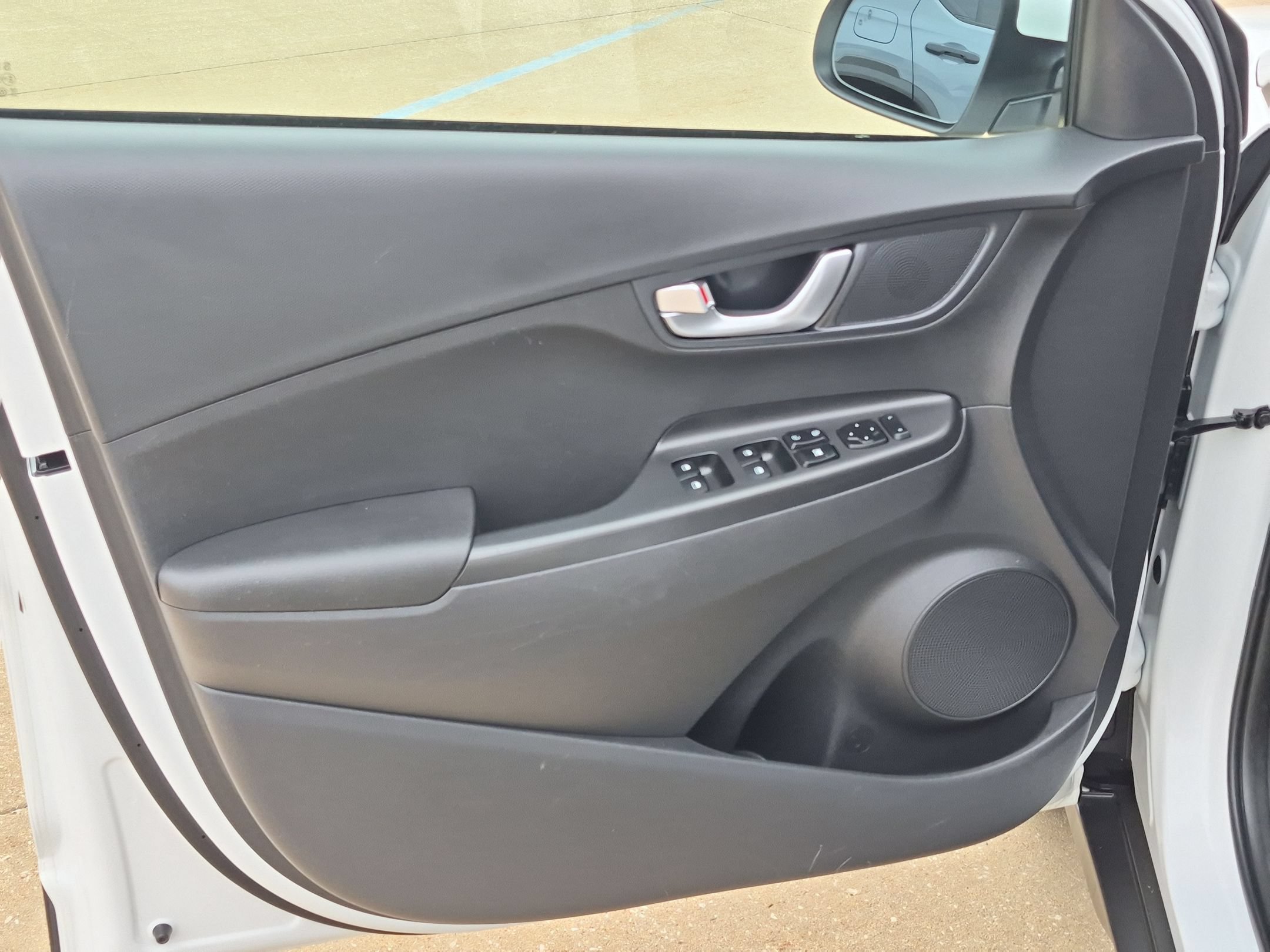 Used 2023 Lunar White Hyundai SEL AWD image 12