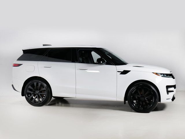 New 2026 Fuji White Land Rover Dynamic SE image 27