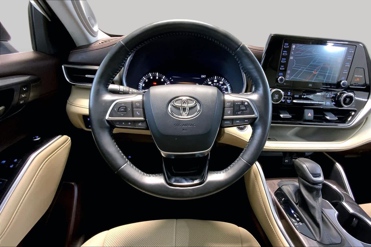 Used 2021 Blizzard Pearl Toyota Limited image 5