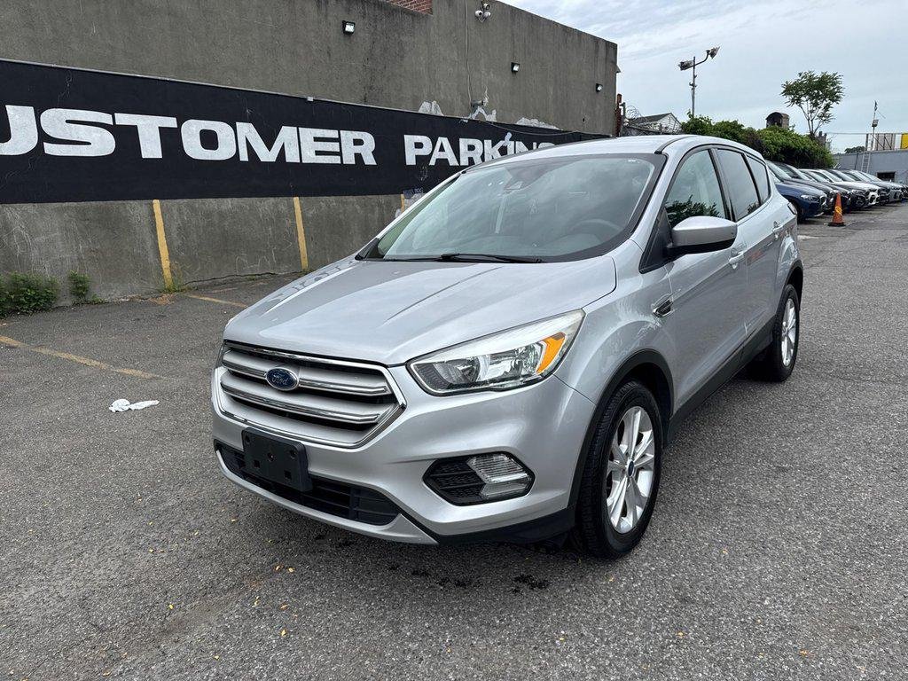 2019 Ford Escape SE's photo
