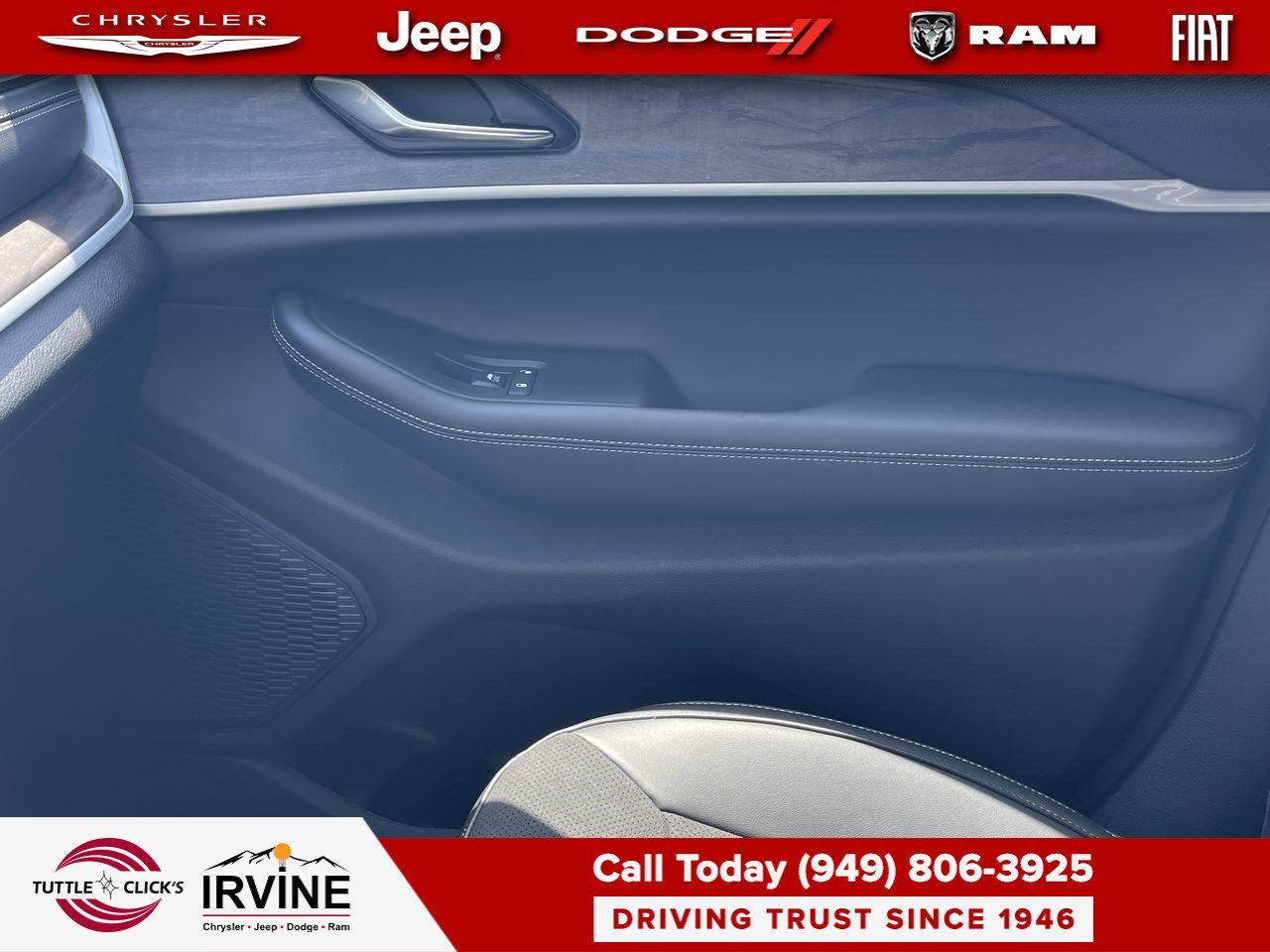 New 2026 Bright White Clear-Coat Exterior Paint Jeep Laredo Altitude image 21