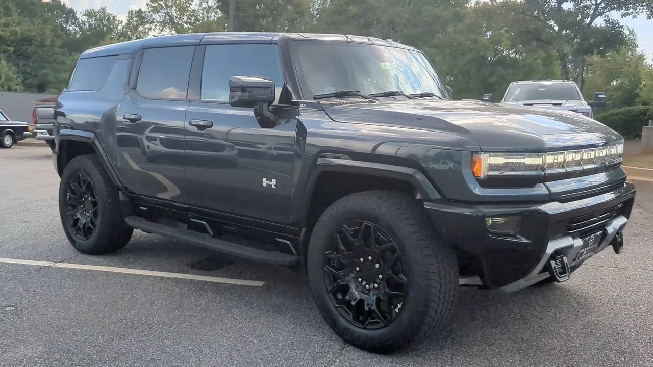 Used 2025 GMC HUMMER EV 2X with VIN 1GKT0NDE2SU117837 for sale in Roswell, GA