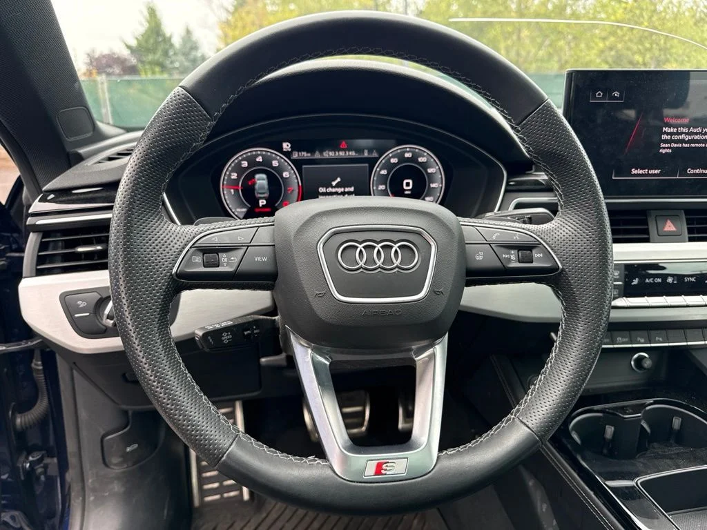 Used 2022 Navarra Blue Metallic Audi Prestige One-Owner image 10