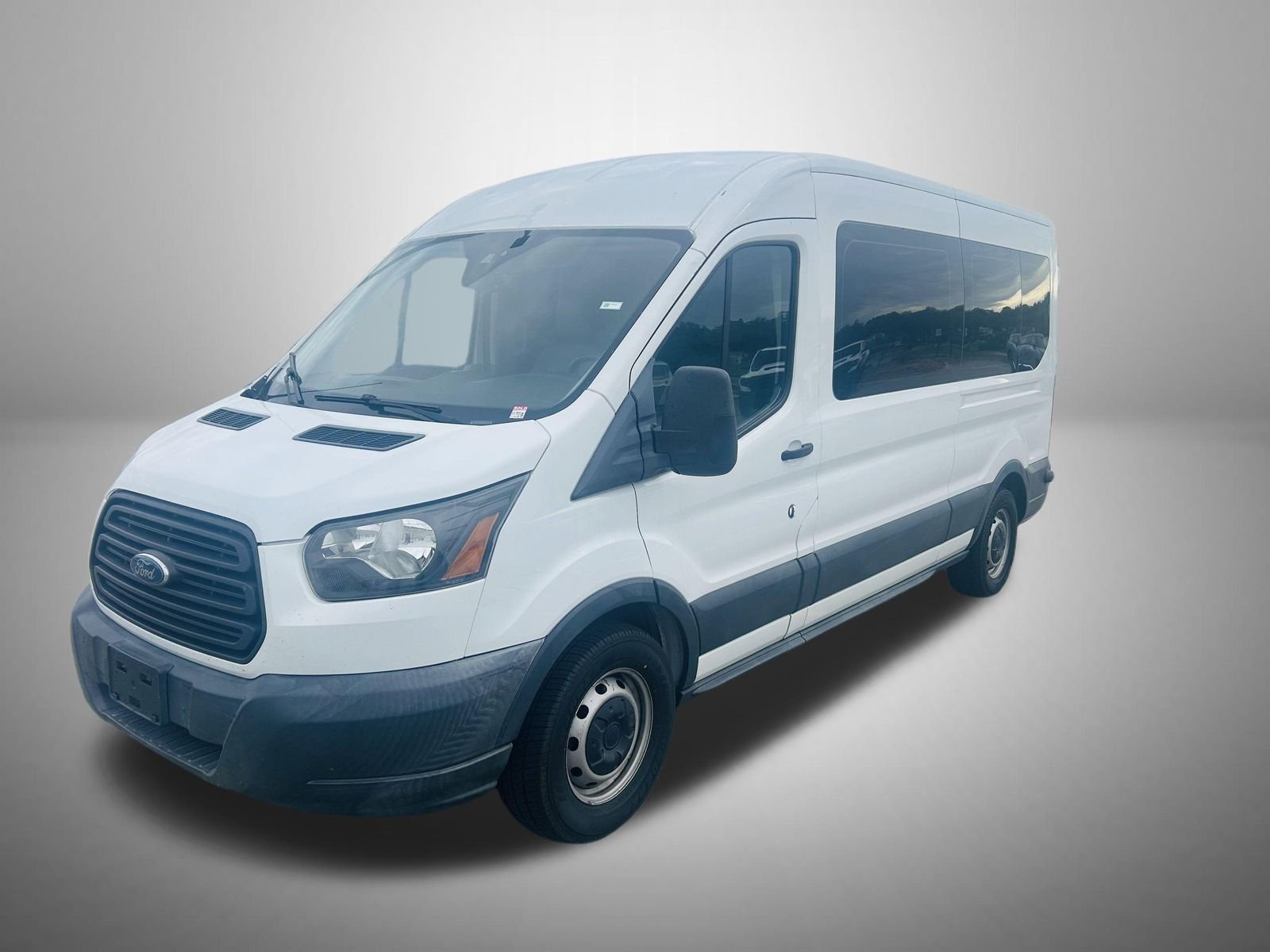 2018 Ford Transit 350 XL Wagon Med Roof Sliding Pass. 148's photo