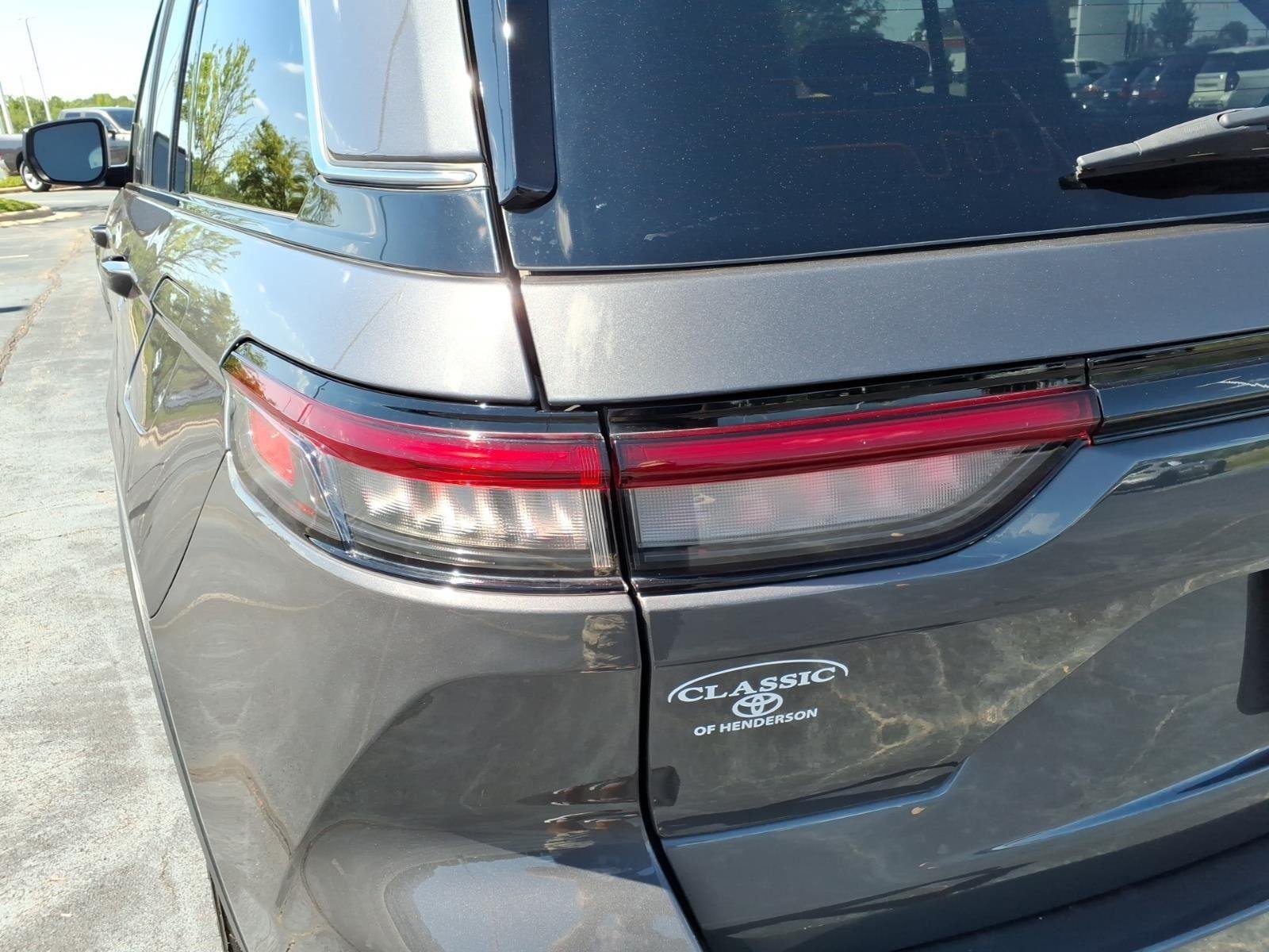 Used 2024 Baltic Gray Metallic Clearcoat Jeep Laredo image 17