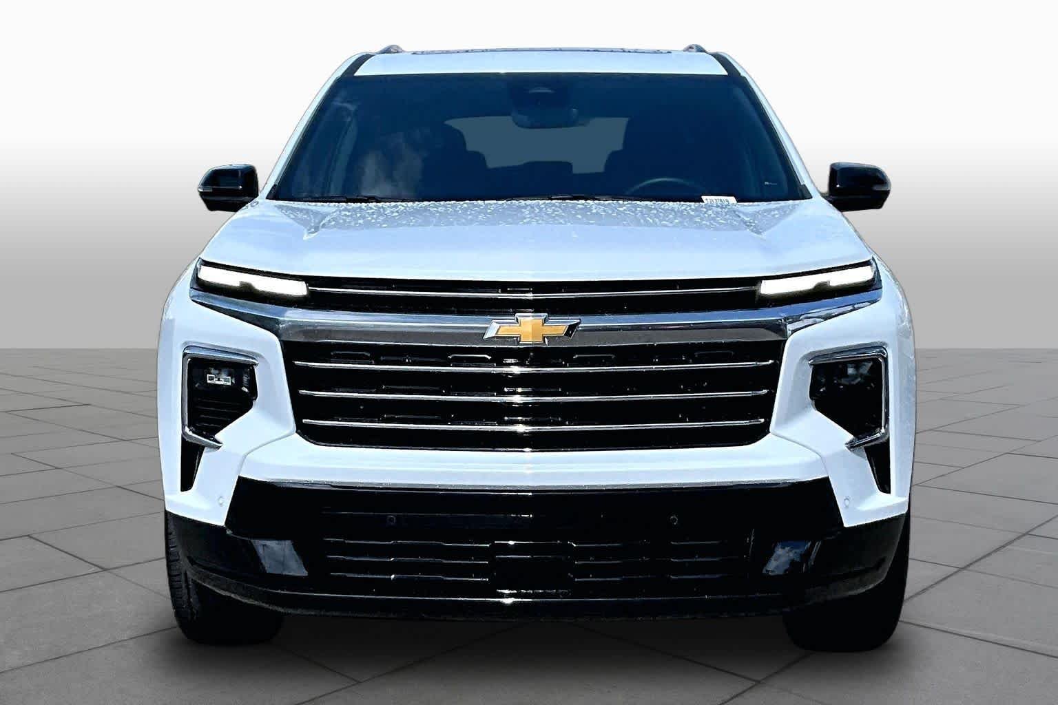 Used 2026 Polar White Tricoat Chevrolet FWD High Country image 4