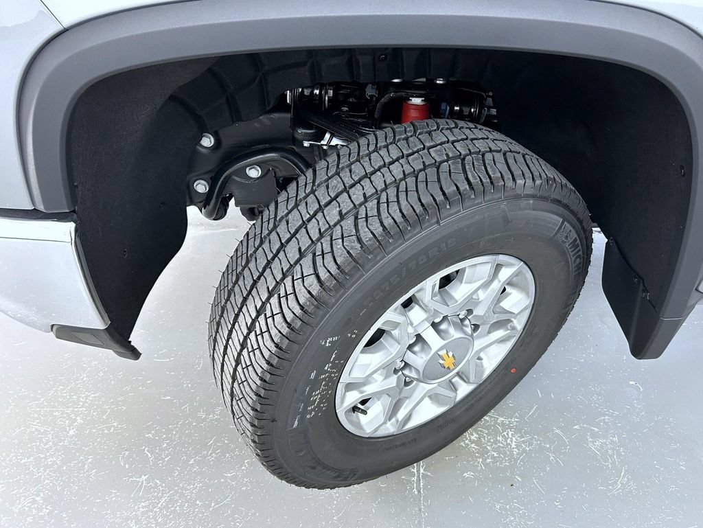New 2026 Sterling Gray Metallic Chevrolet LT image 20
