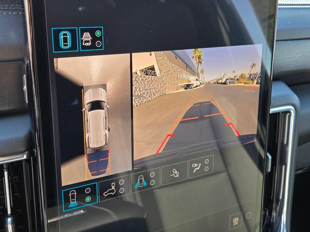 2026 GMC Yukon Denali - Photo 18