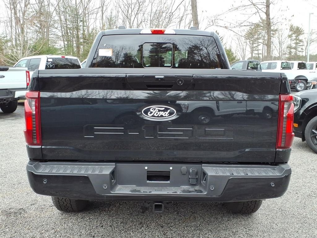New 2026 Agate Black Metallic Ford XLT image 5