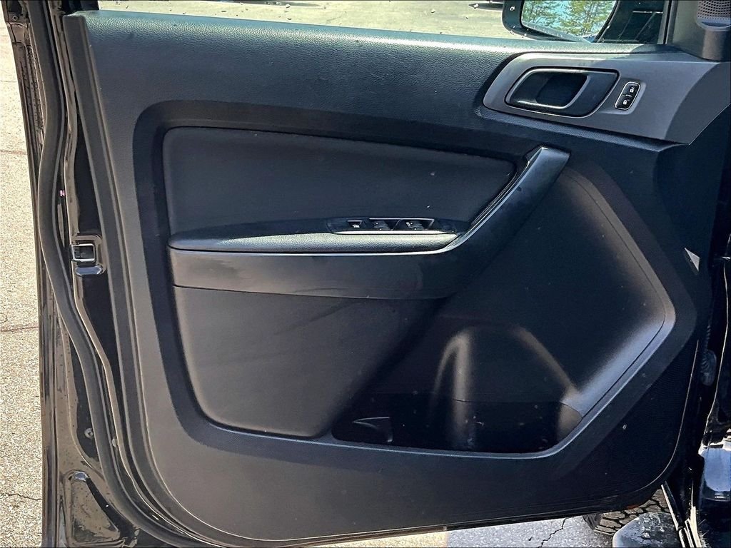 Used 2020 Shadow Black Ford XL image 9