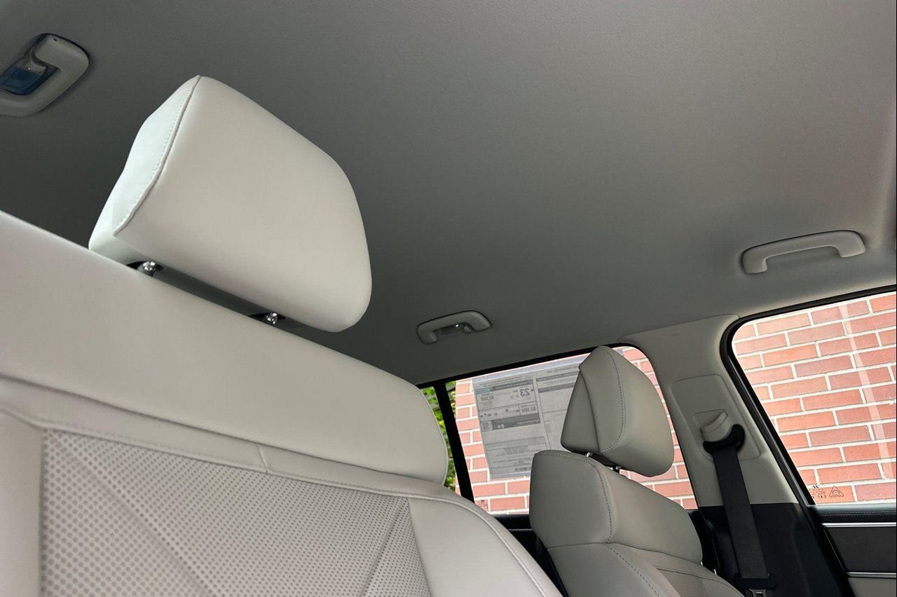 New 2027 White Hyundai SEL AWD image 20