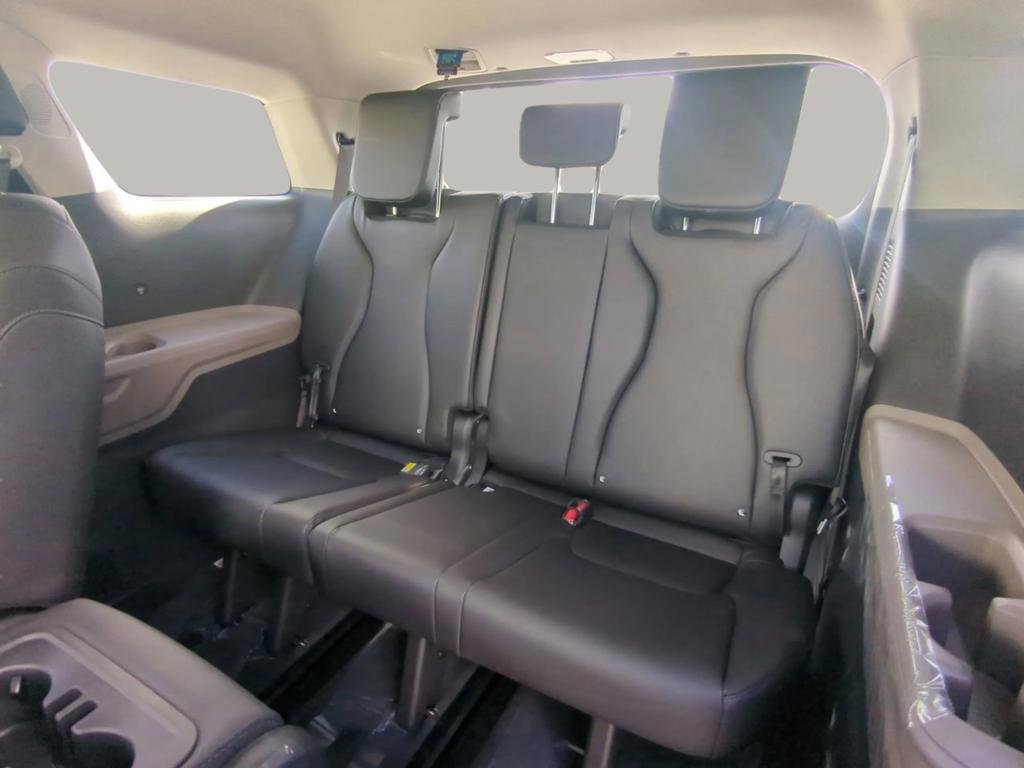 2026 Kia Carnival LXS - Photo 16