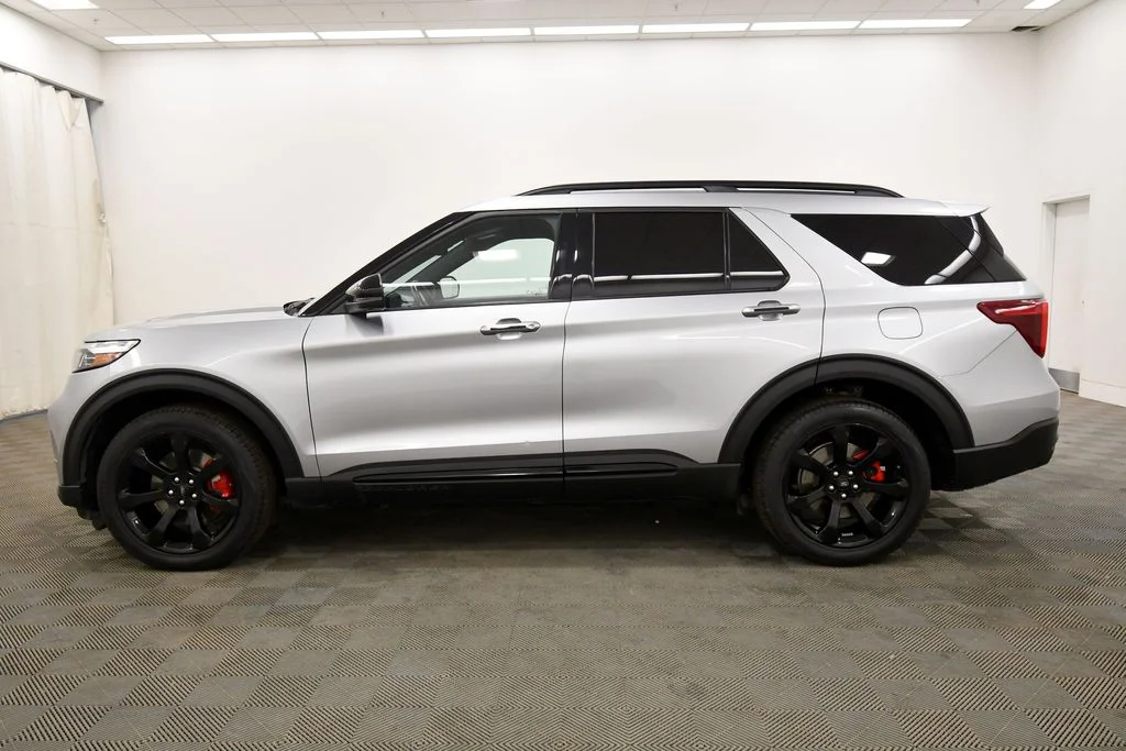 Used 2023 Silver Ford ST image 4
