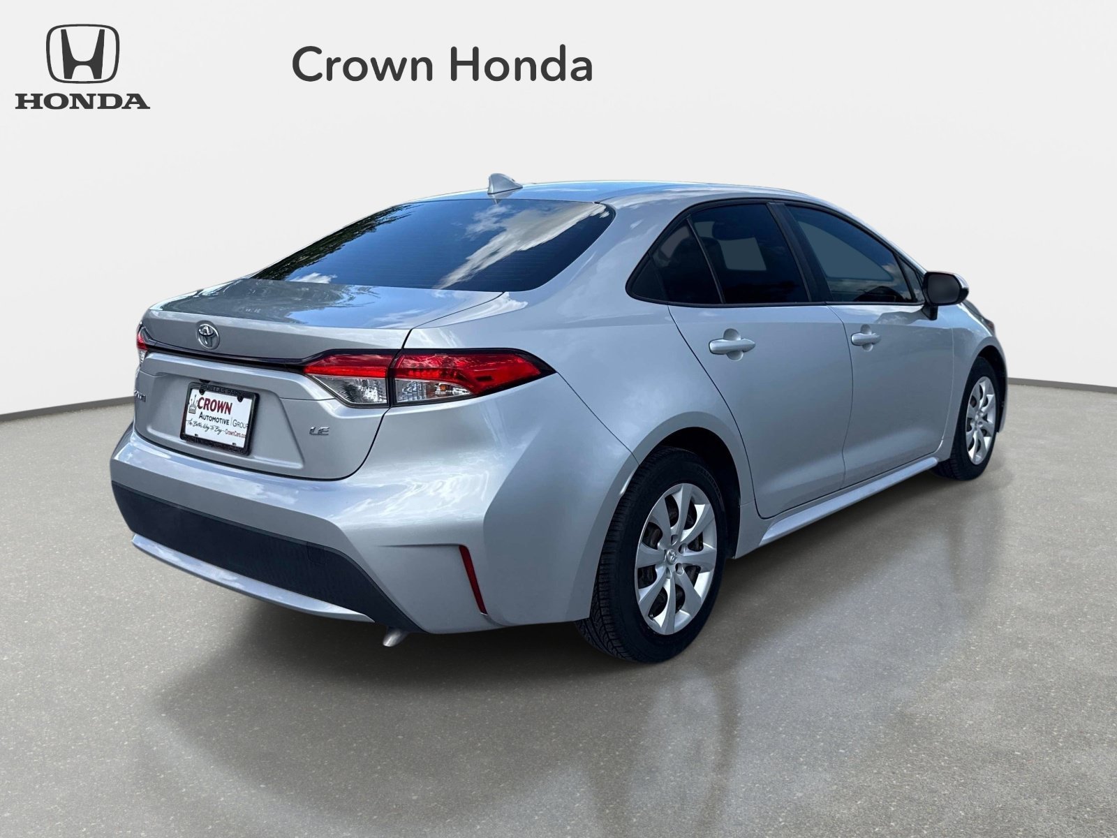 Used 2020 Classic Silver Metallic Toyota LE image 4