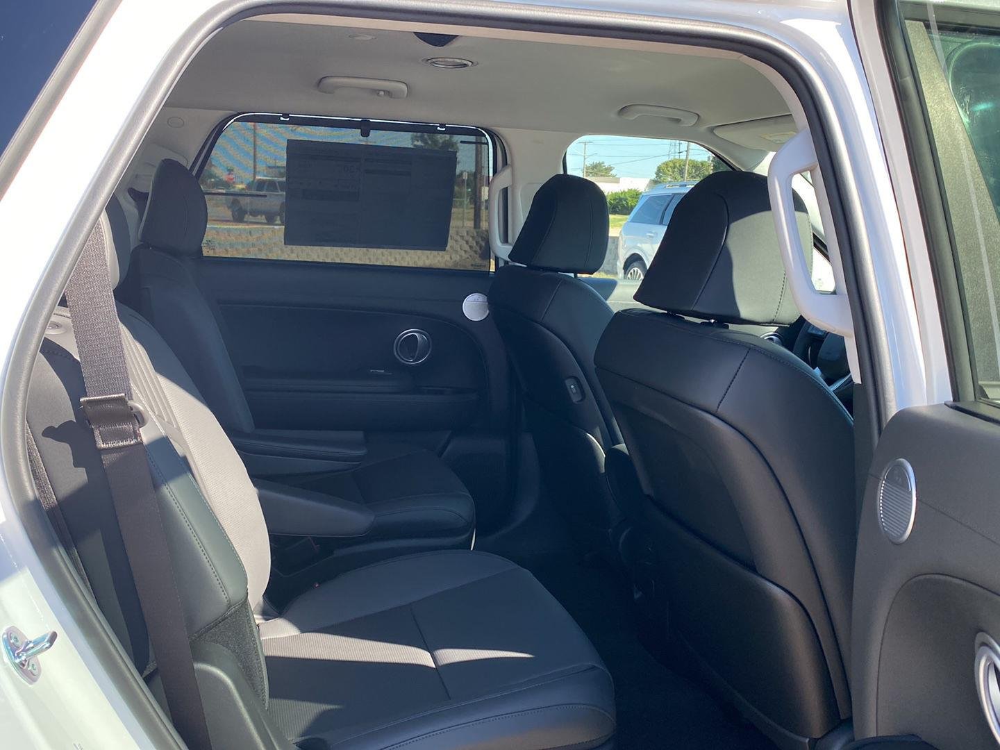 New 2027 Creamy White Pearl Hyundai SEL 7P image 19