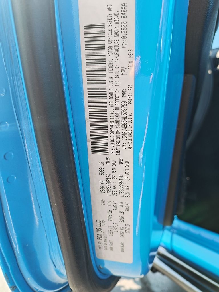 Used 2017 Blue Jeep Sahara image 22