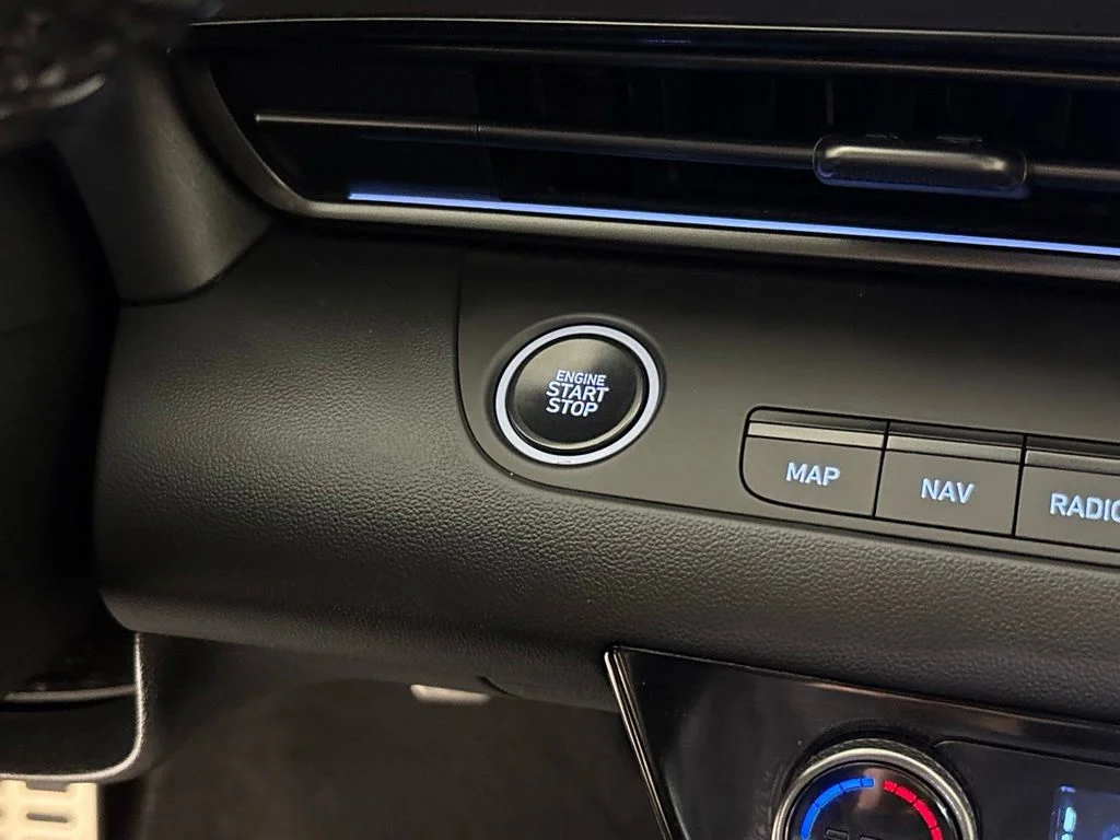 Used 2025 Black Hyundai Base image 33