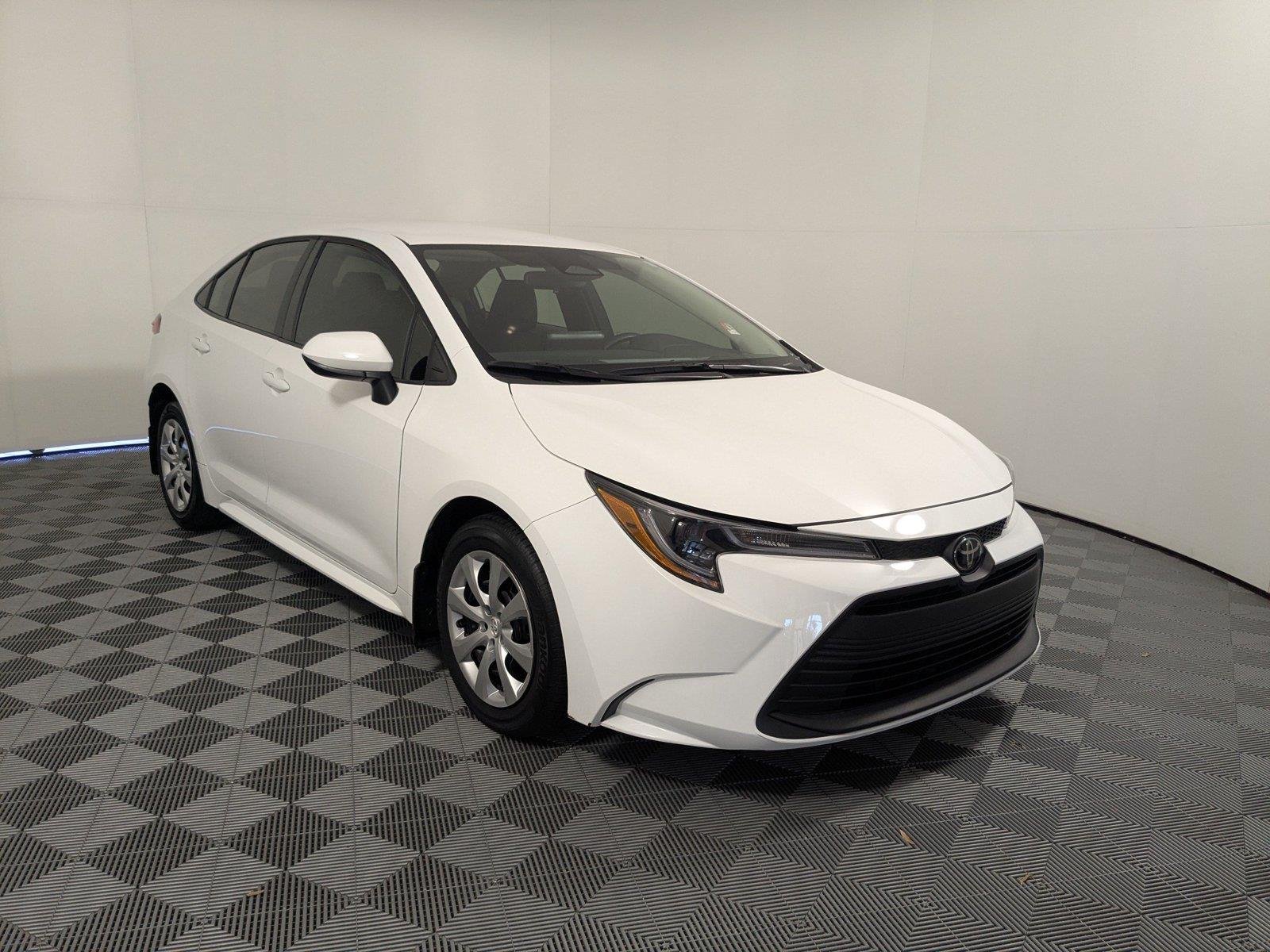 Used 2025 Ice Cap Toyota LE image 2