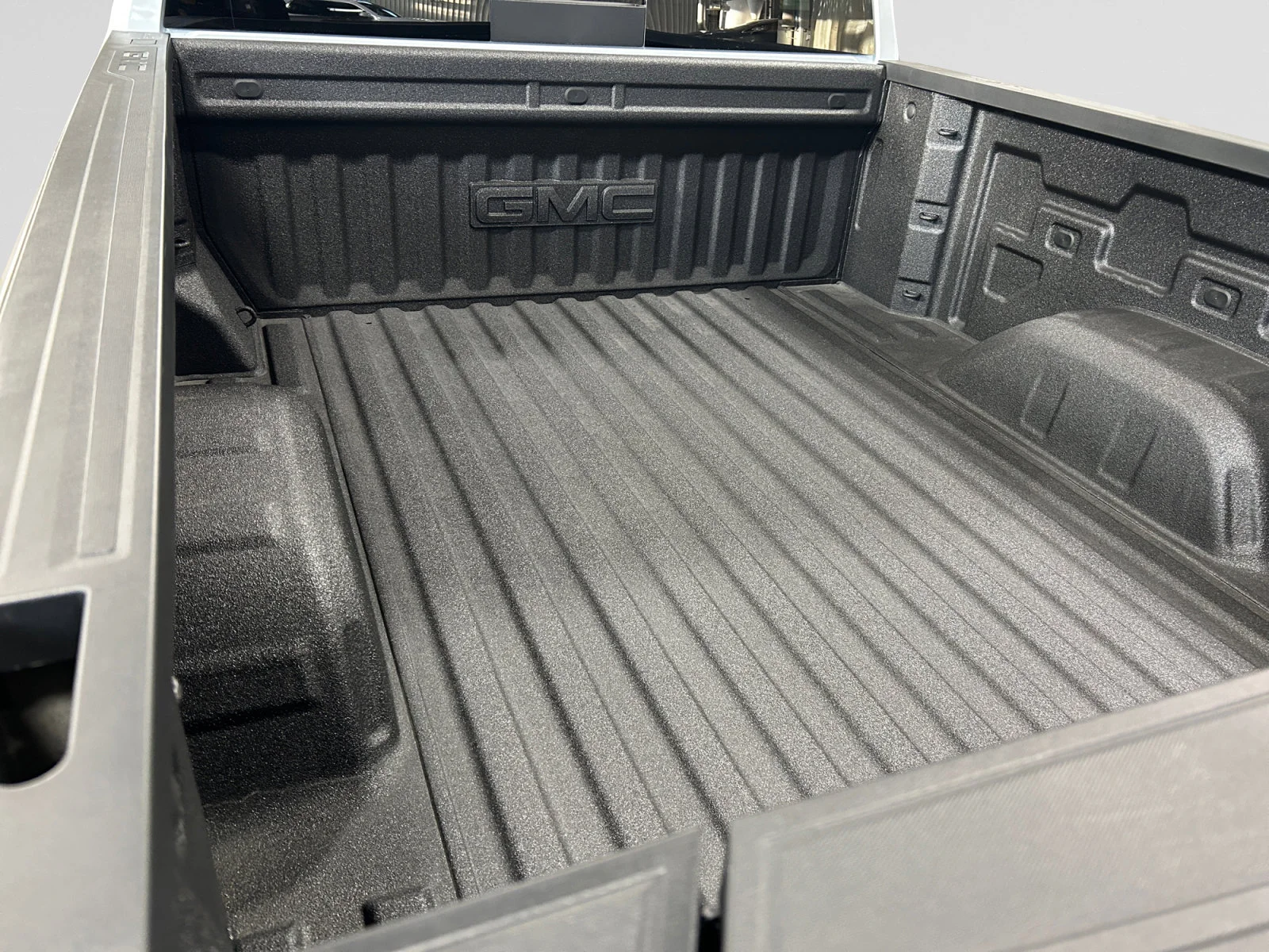 New 2026 Glacier White Tricoat GMC SLT image 10