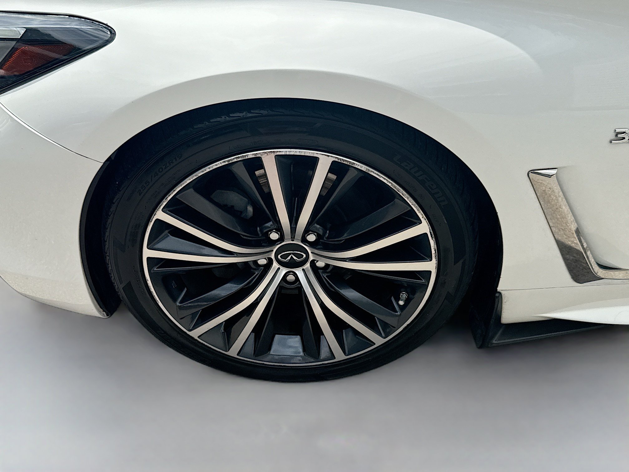 Used 2020 Pure White INFINITI 3.0t LUXE image 31