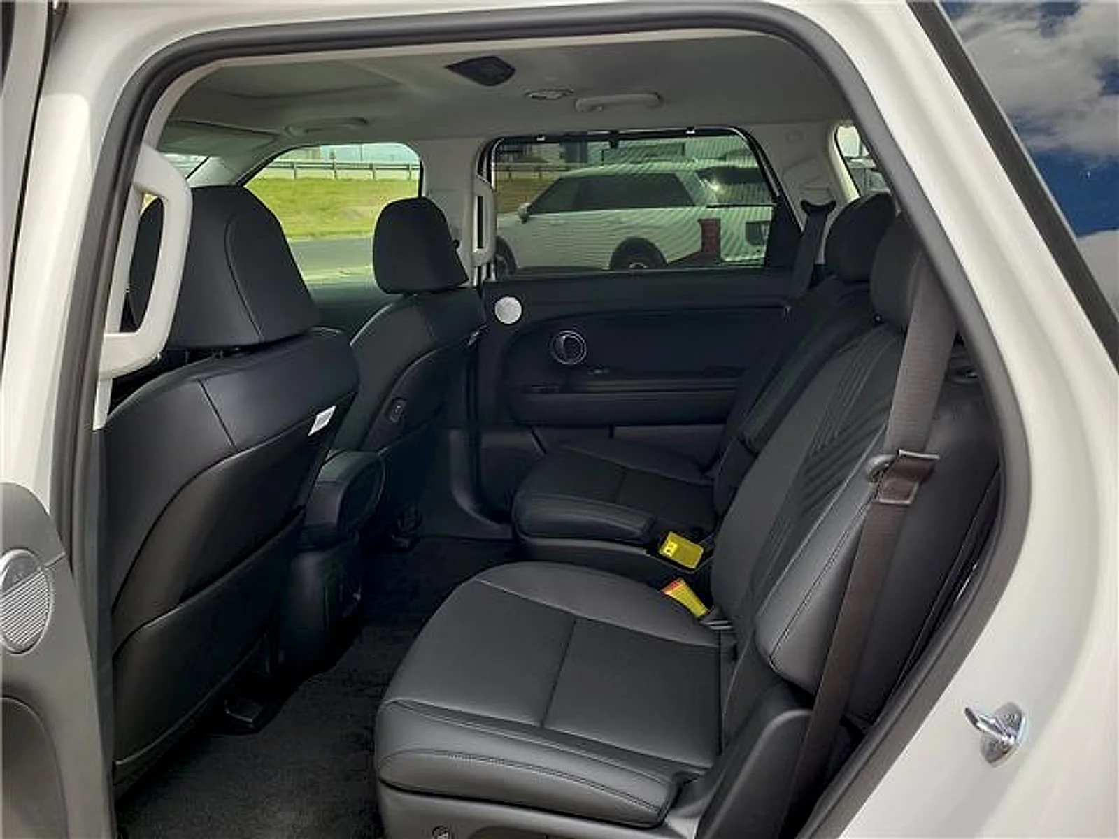 New 2026 White Hyundai SEL image 9