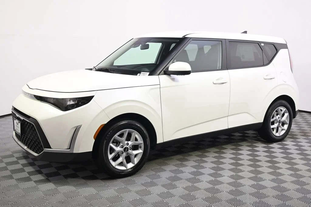 Used 2025 Kia Soul LX with VIN KNDJ23AU9S7946576 for sale in Minneapolis, Minnesota