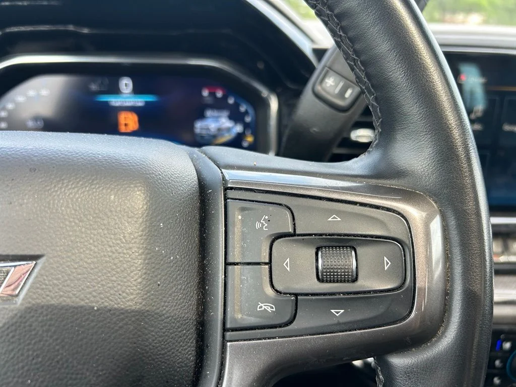 Used 2025 Gray Chevrolet ZR2 image 18
