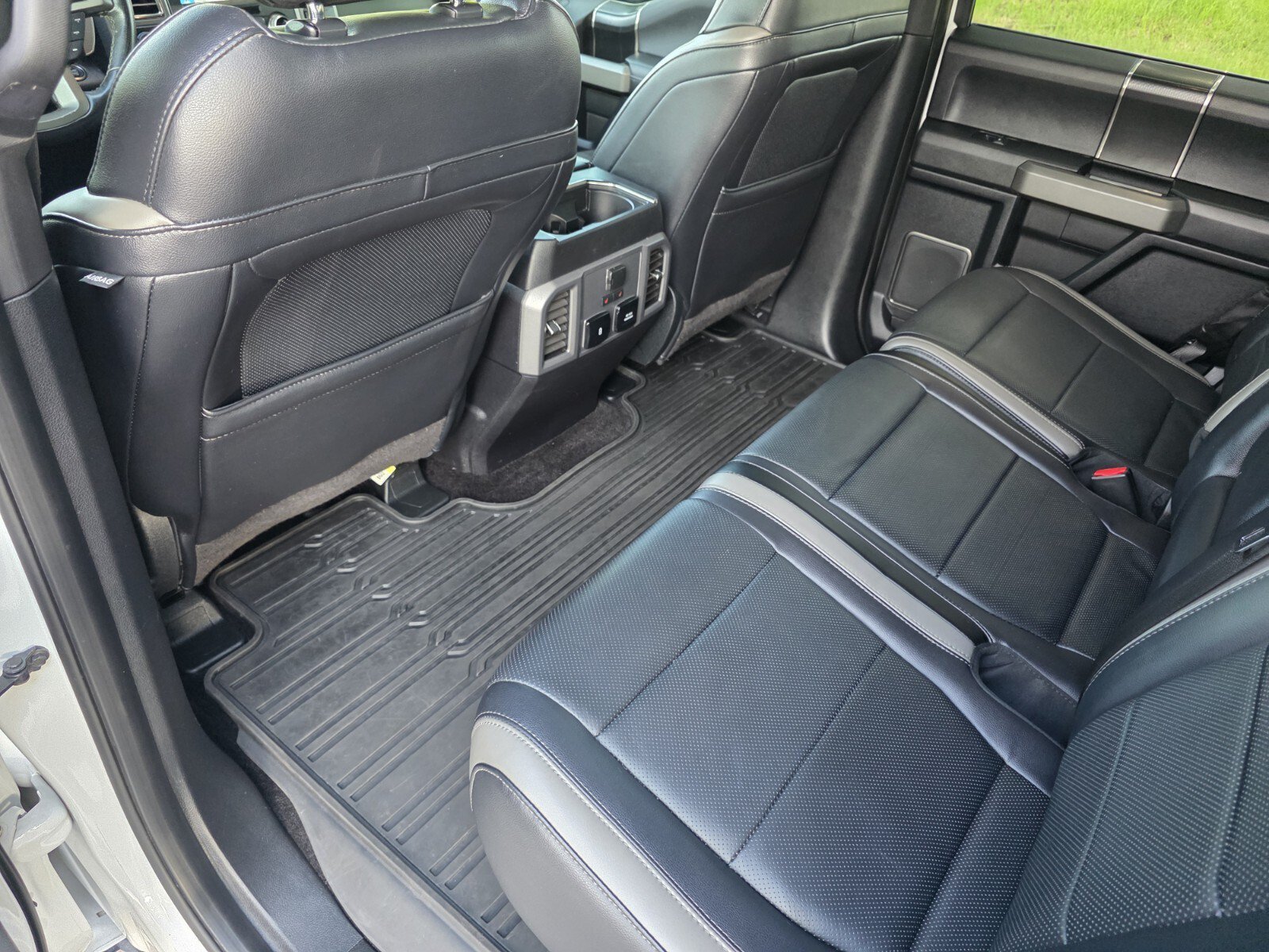 Used 2017 Oxford White Ford Raptor image 15