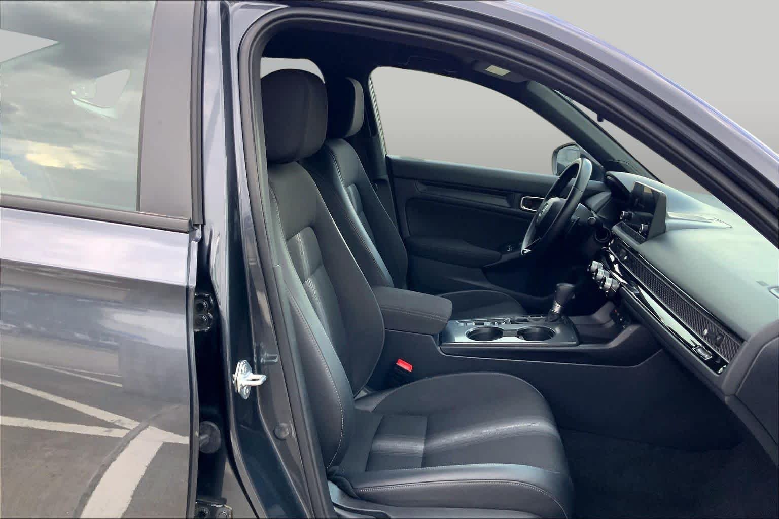 Used 2025 Solar Silver Metallic Honda Sport image 9