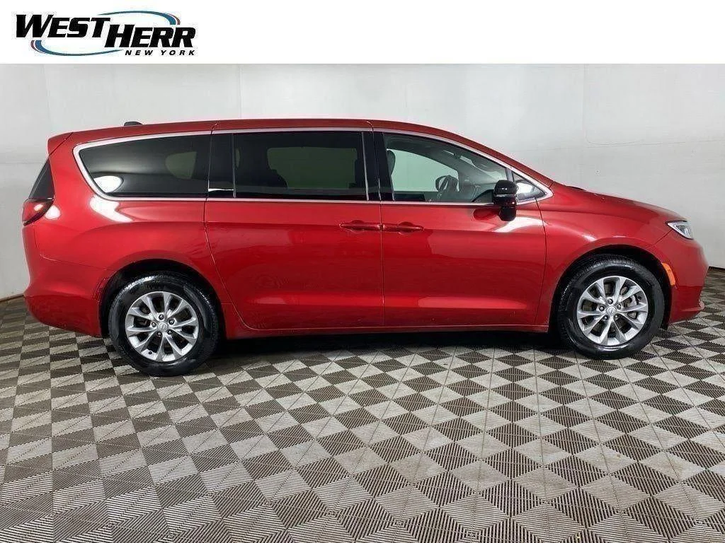 Used 2026 Red Hot Pearlcoat Chrysler Select AWD image 23