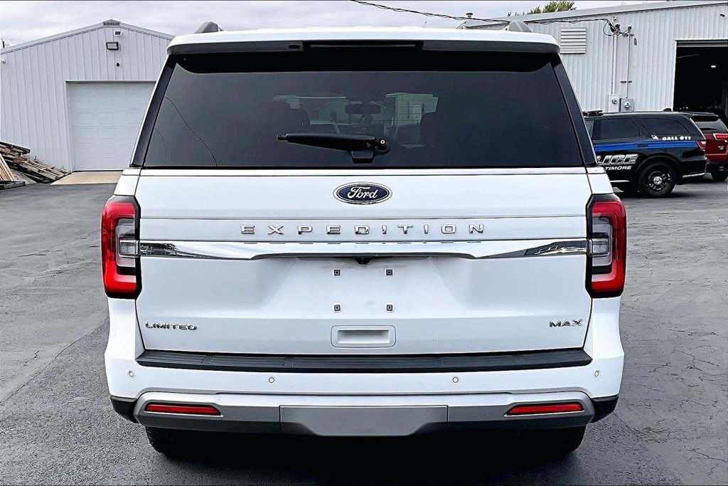 Used 2023 Oxford White Ford Limited image 8