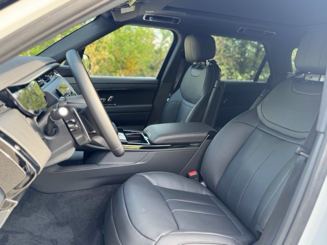 New 2027 Fuji White Land Rover SE image 10